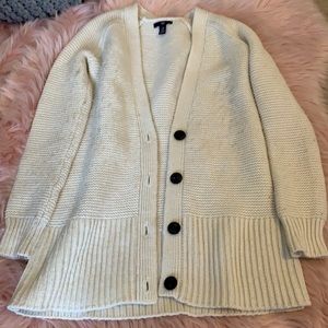 Thick cardigan with 4 big buttons.